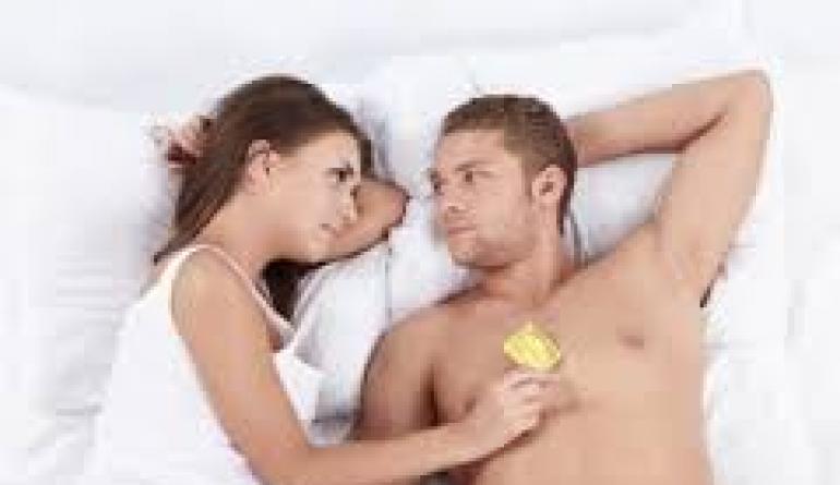 Czy prezerwatywa chroni przed zakażeniem chlamydią?