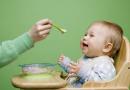Podrobné menu pre dieťa vo veku 7 mesiacov a diéta